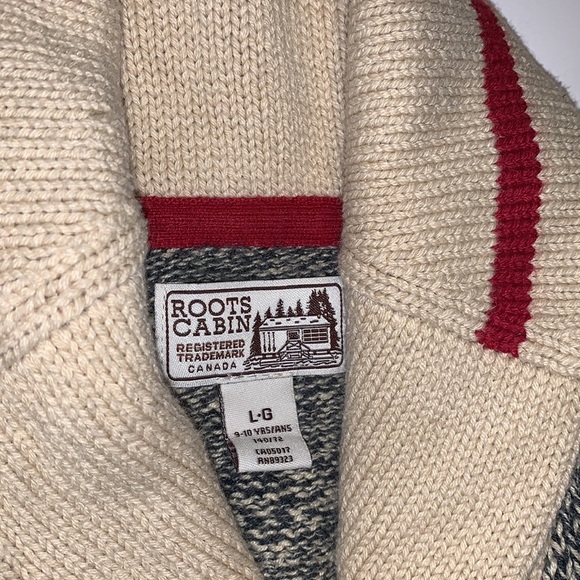 Roots Canada Grey, Cream, and Red Cabin Sweater - Girl’s Size Large - Picture 7 of 7